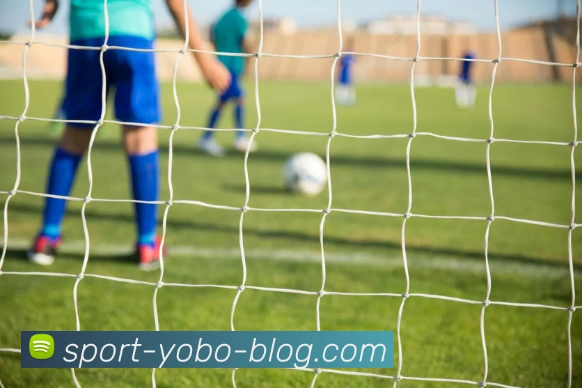 阿玛德期待姆伯莫在关键比赛中展现进球能力我与他都能胜任10号位